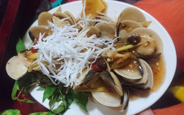 Ý Linh - Ốc & Hải Sản