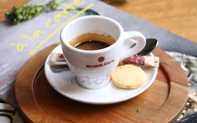 Rita Võ Cafe - Trần Não