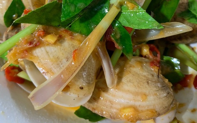 Linh Hoa Quán - Chè, Ốc & Các Món Ăn Vặt