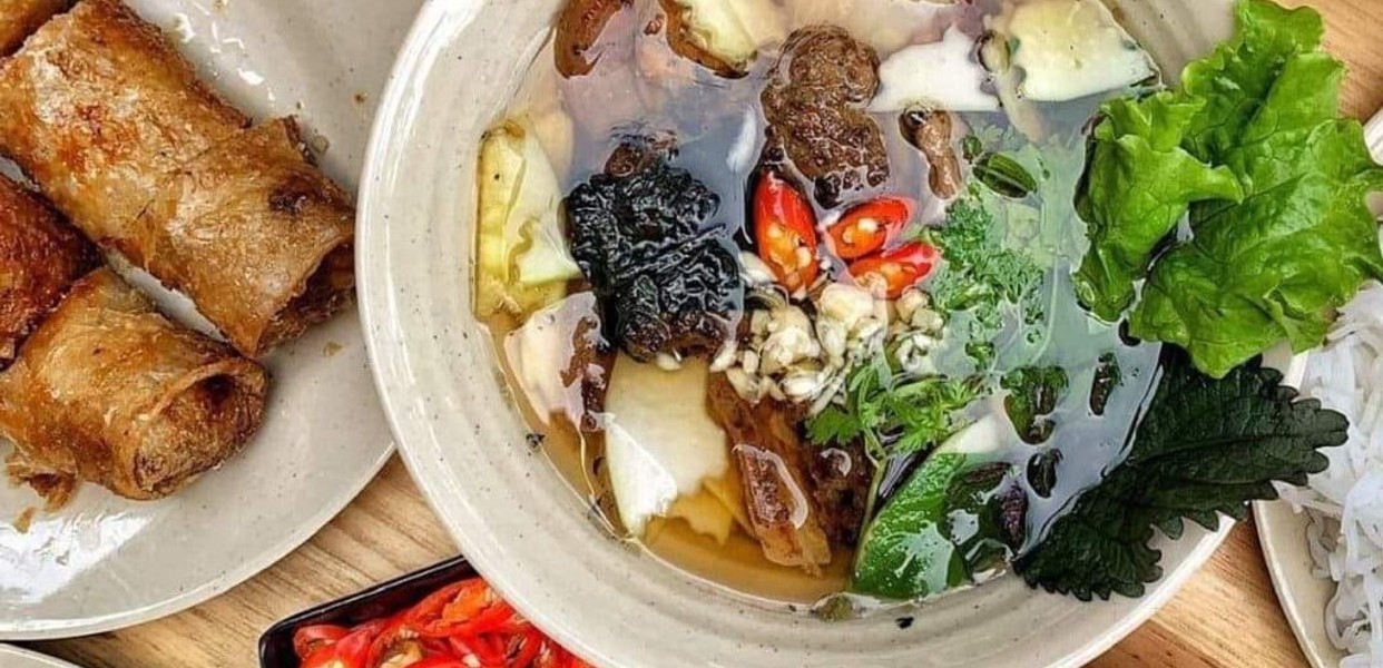 Affordable local food spots in Hanoi