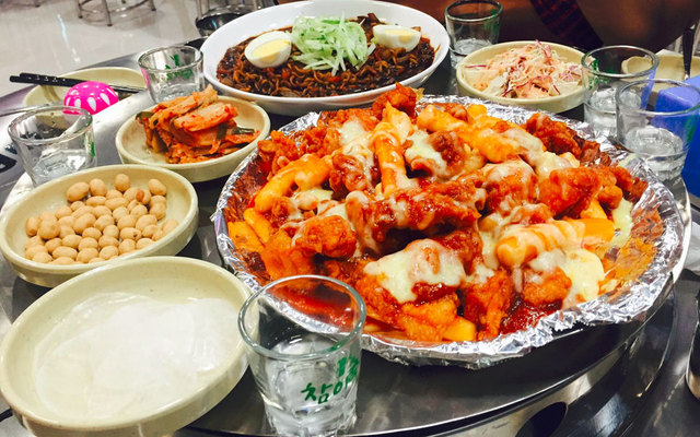 King Dakgalbi - Gà Xào Phô Mai - Hồ Tùng Mậu