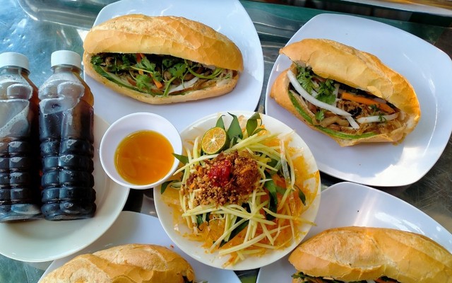 Huy Phát - Bánh Mì Chay