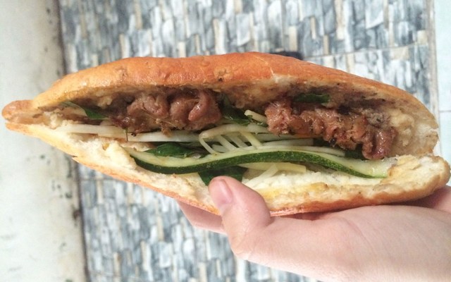 Lâm Oanh - Bánh Mì & Trà Sữa