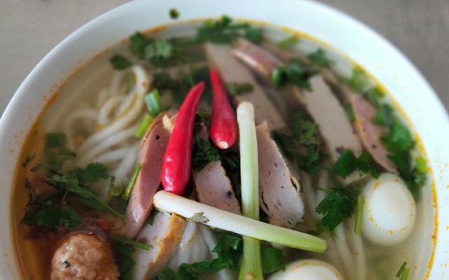 Cô Chinh - Bánh Canh