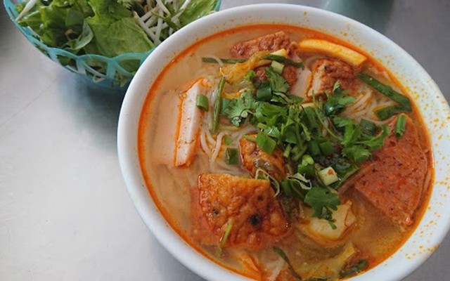 82 Quán - Bánh Canh & Bún Chả Cá