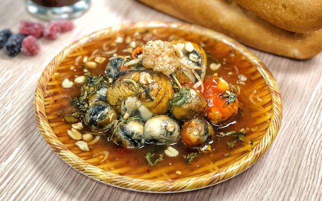 King Nước Ép & Cút Lộn Xào Me