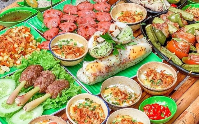 Pong Quán - Cách Mạng Tháng 8