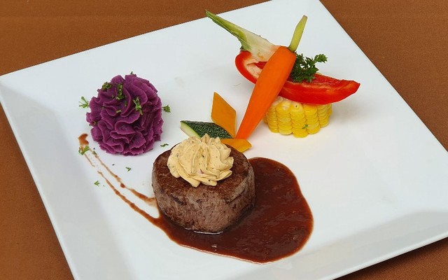 HOTEL CONTINENTAL SAIGON - Ẩm Thực Quốc Tế - Đồng Khởi