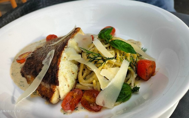 Blu Bar & Grill - Riverside Luxury