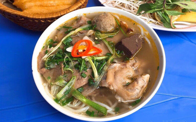 Sông Hương - Bún Bò Huế & Lẩu Đuôi Bò