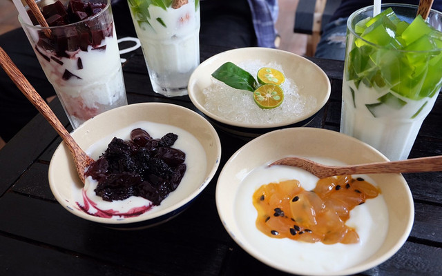 Sữa Chua Hạt Đác Ghế Gỗ - Sư Vạn Hạnh