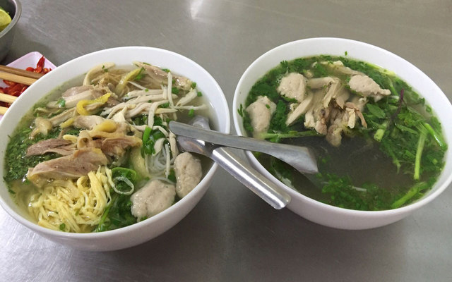 Thủy - Phở Gà Ta, Bún Thang & Nước Ép Trái Cây Tươi