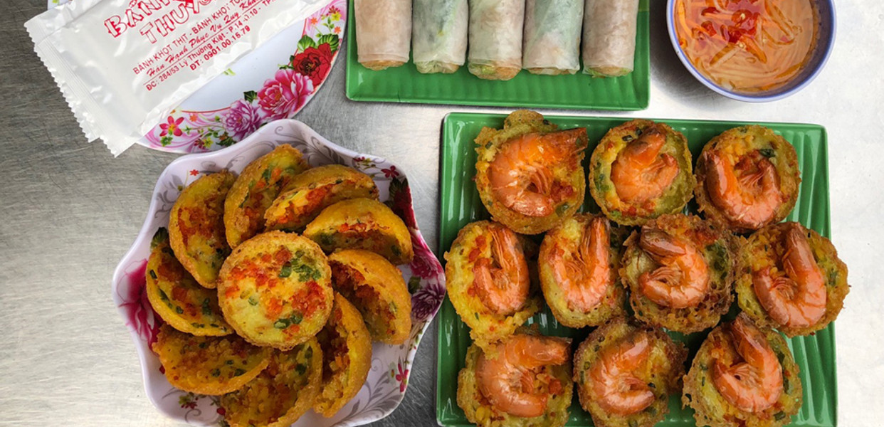 QUÁN BÁNH KHỌT VŨNG TÀU NỔI TIẾNG VỚI HƯƠNG VỊ TRUYỀN THỐNG LÂU ĐỜI VÀ KHÁCH RA VÀO TẤP NẬP