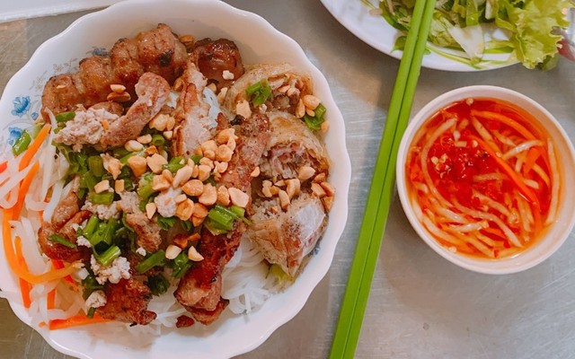Ánh Tuyết - Bún Thịt Nướng & Bò Lá Lốp