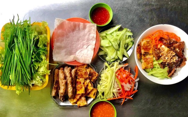 Bún Thịt Nướng, Nem Nướng & Tôm Bay