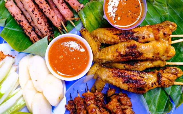 Cô Lan - Nem Nướng & Thịt Xiên Nướng