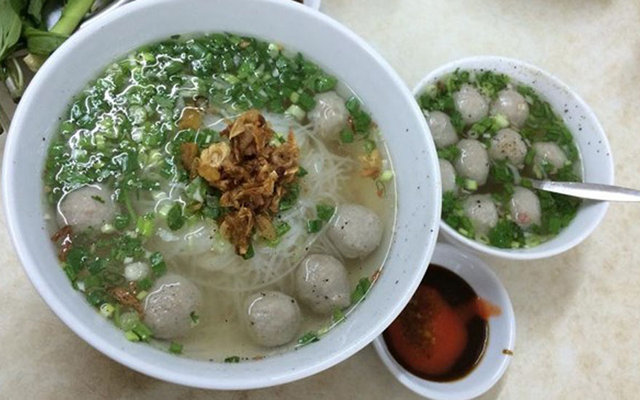 Quyền Ký Mì Gia - Mì, Sủi Cảo & Bò Kho