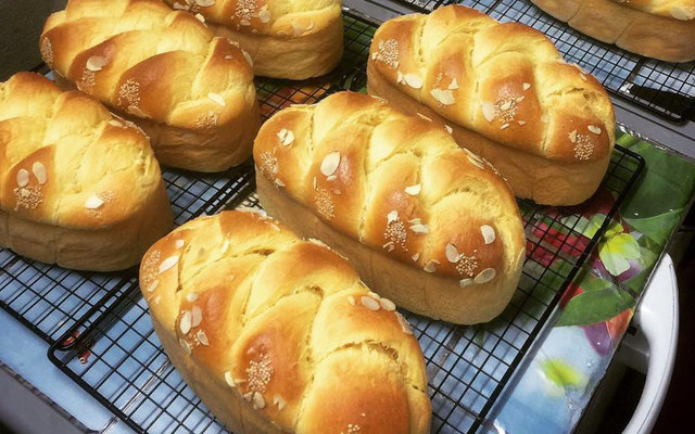 Cậu Bé Bán Bánh - Ăn Vặt Online