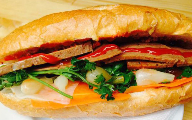 Bánh Mì, Xôi Mặn & Xôi Nếp Than