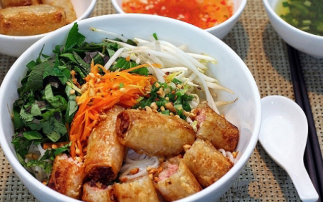 Nhà Hàng Việt - Ẩm Thực Việt - Nguyễn Huệ