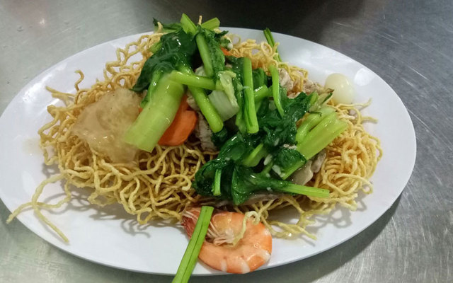 Cơm Gà & Hủ Tiếu Mì Xào Giòn - Tôn Đản