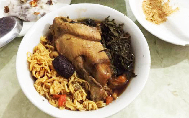 Jumy - Mì Tôm Chua Cay & Mì Gà Tần