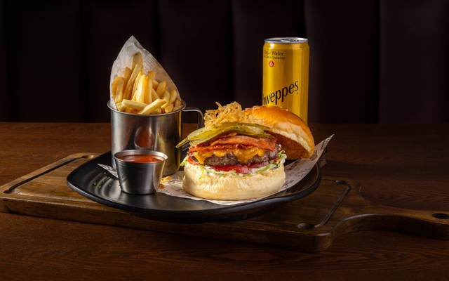 Chops - Hops, Wheat & Meat - Phạm Huy Thông