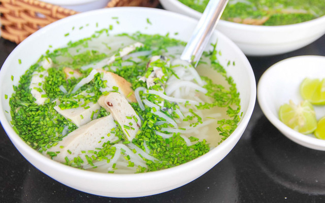 Cô Thủy - Bánh Canh Hẹ Phú Yên