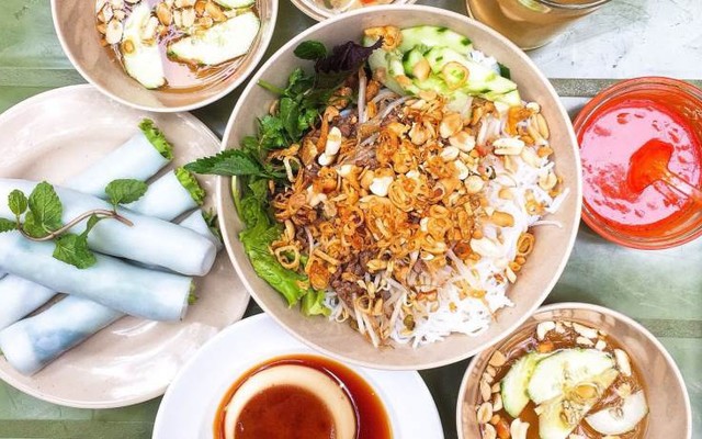 Ngon - Bún Bò Nam Bộ, Phở Cuốn & Chè, Caramen