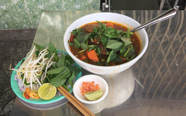 Á Đùuuuu - Hủ Tiếu & Mì Bò Kho