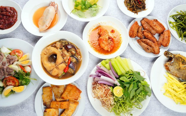 Cơm Tấm Cầu Sơn - Cơm Trưa Văn Phòng