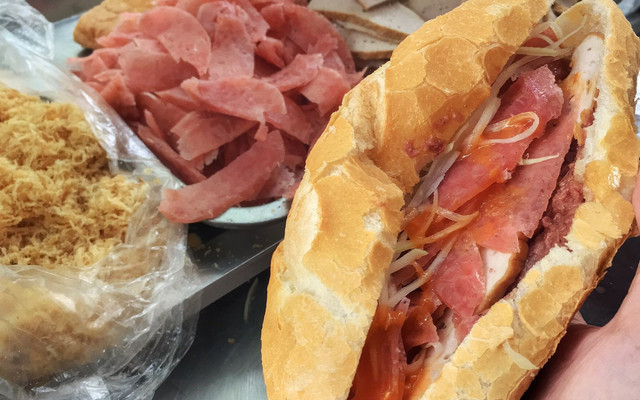 Lò Bánh Mì Hoàng Phát - Phan Đình Phùng