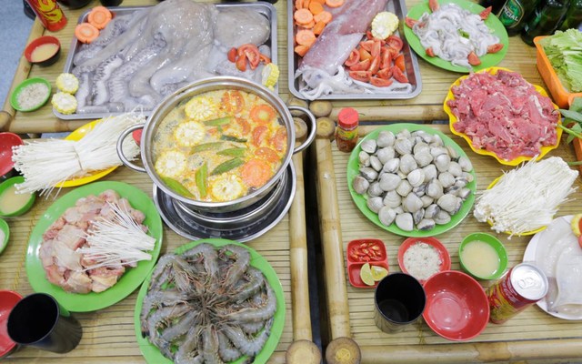 Jumy Ngói Sài Gòn - Lẩu, Nướng & Mì Tôm Chua Cay - Hàng Thiếc