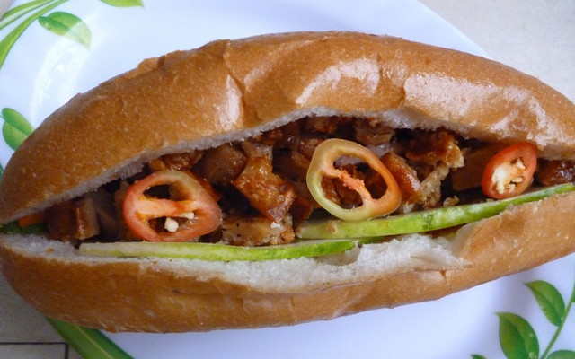 Bánh Mì Heo Quay 109