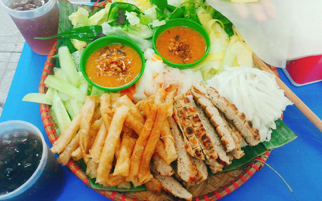 Nem Nướng Nha Trang Cô Hơn - Phan Văn Trường