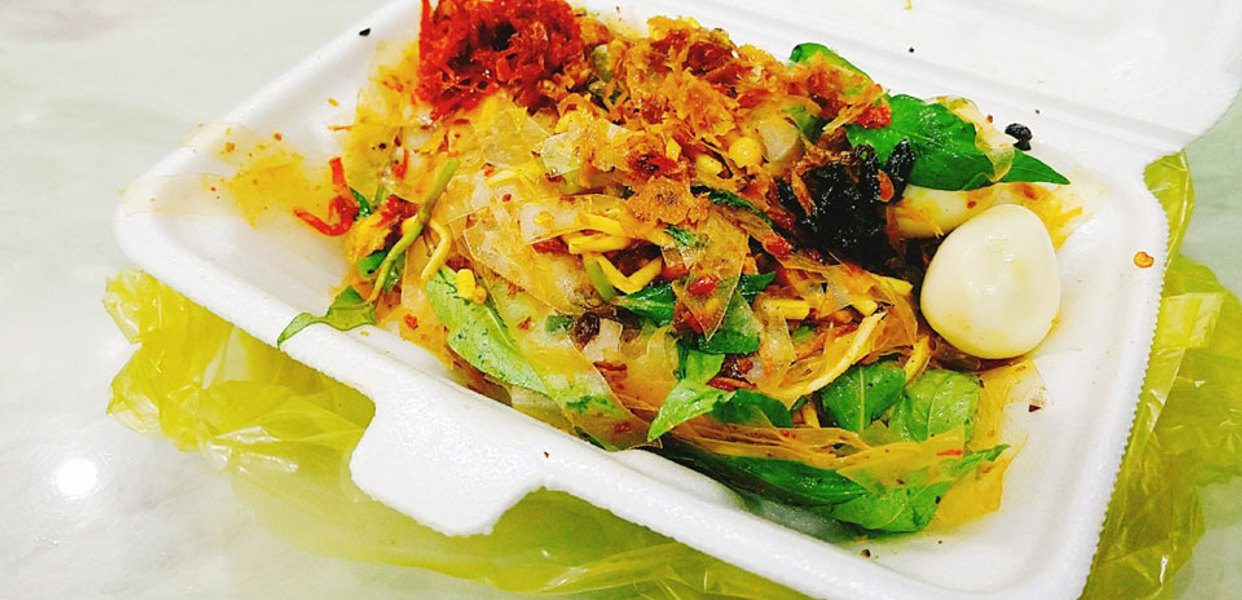 BÁNH TRÁNG TRỘN 153 CỐNG QUỲNH VỚI ĐỦ TOPPING HẤP DẪN