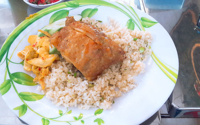 Cơm Gà Xối Mỡ & Bò Xào