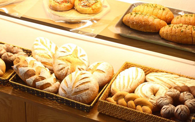 P Moments Bakery