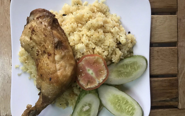 Cơm Gà Xối Mỡ 37