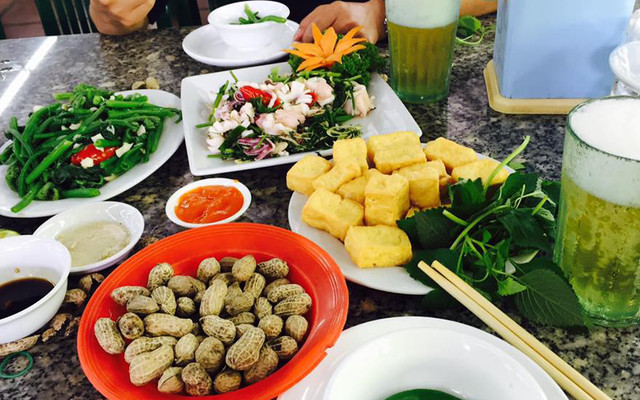 Nga Lục - Cơm Rang, Phở & Mì Xào