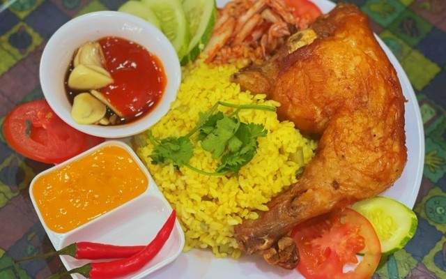 Thúy Vân - Cơm Gà Xối Mỡ