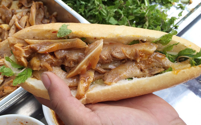 Bánh Mì & Phá Lấu - Nguyễn Hữu Hào