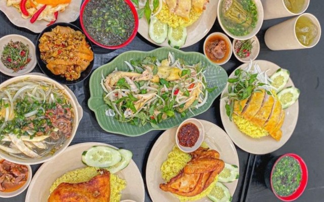 Cơm Gà Gia Trần 1 - Đinh Gia Trinh