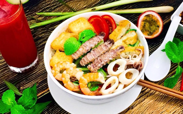 Tun Tun - Bún Hải Sản Hoa Quả