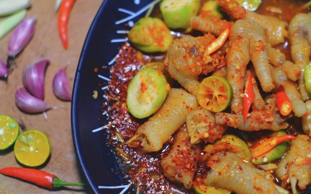 Quán Ăn Vặt Bếp Nhà La - Chân Gà Sả Ớt - Nguyễn Gia Thiều