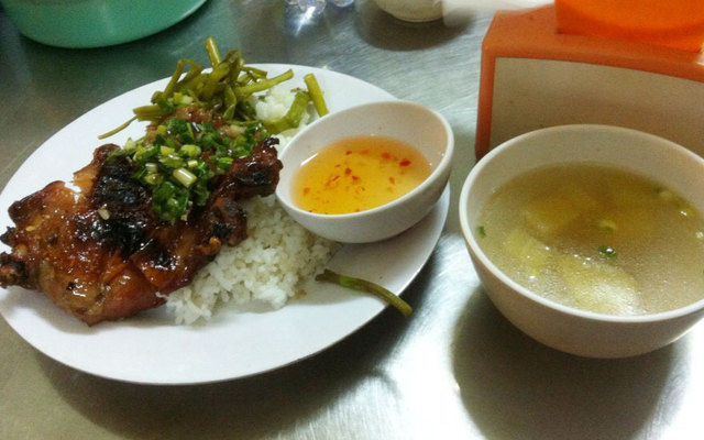 104 - Cơm Tấm, Cơm Gà Nướng & Bún Thịt Nướng