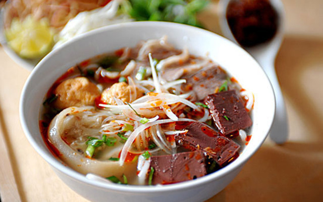 Bún Bò & Chả Cua - Đặng Dung