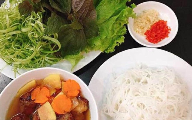 Ba Duy - Bánh Cuốn, Bún Chả & Gà Tần