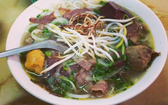 Cô Quyên - Bún Bò Huế, Phở & Bánh Canh