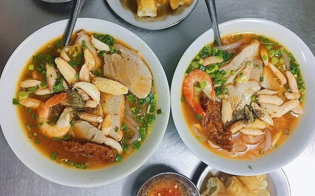 Bánh Canh Cua Út Hoa - Bùi Đình Túy